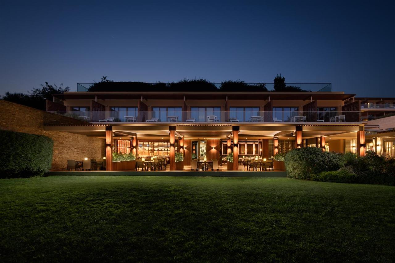 阿尔加维史诗萨纳酒店 阿尔布费拉 外观 照片 The restaurant at night