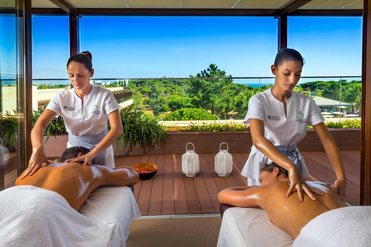 阿尔加维史诗萨纳酒店 阿尔布费拉 外观 照片 Massage therapists at work