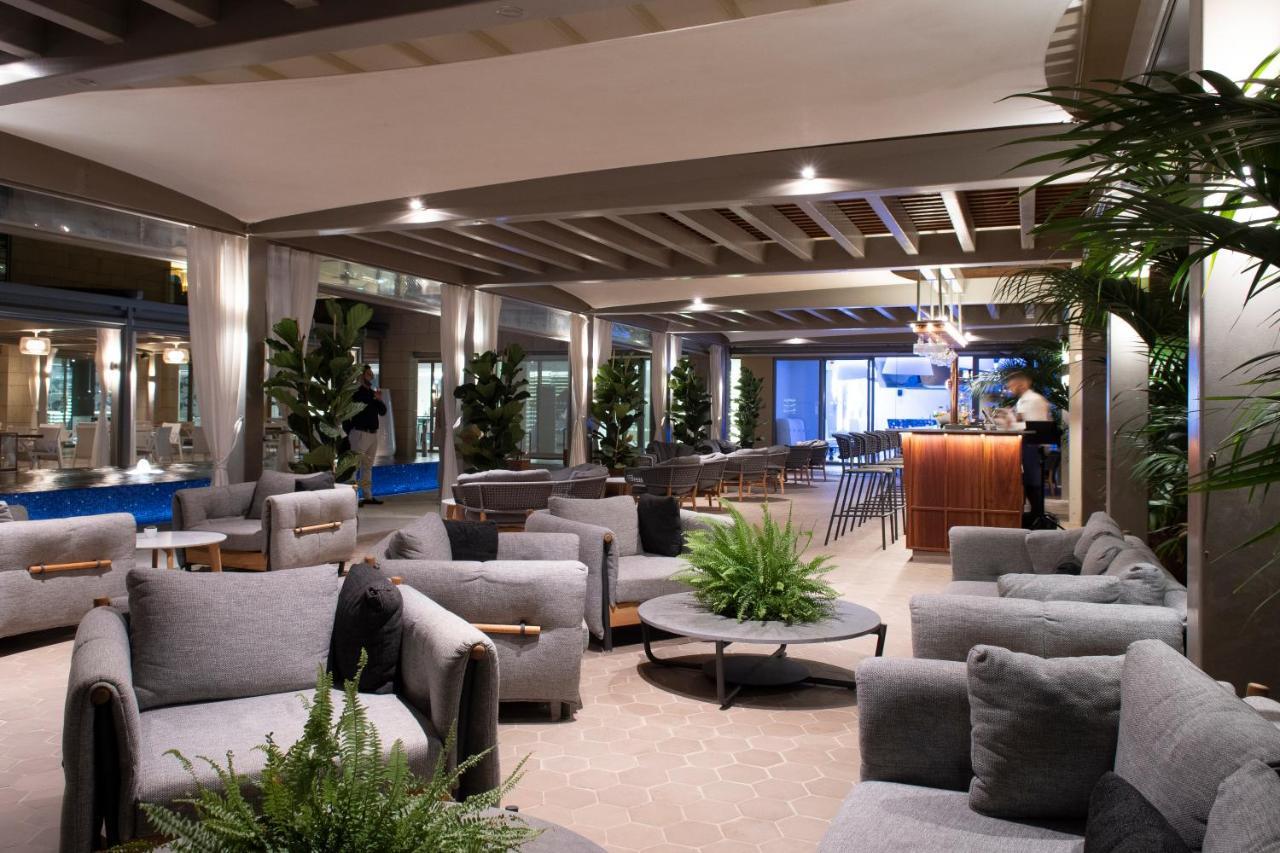 阿尔加维史诗萨纳酒店 阿尔布费拉 外观 照片 The lounge at the airport